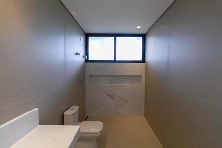 Casa à venda com 2104m², 4 quartos e 10 vagas Casa à venda com 2104m², 4 quartos e 10 vagasBanheiro da suíte 1