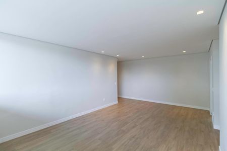 Casa à venda com 2104m², 4 quartos e 10 vagas Casa à venda com 2104m², 4 quartos e 10 vagasSala 3