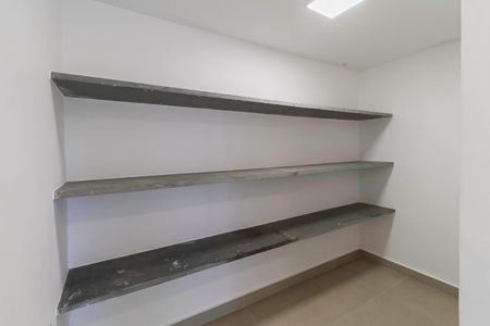 Casa à venda com 2104m², 4 quartos e 10 vagas Casa à venda com 2104m², 4 quartos e 10 vagasDespensa