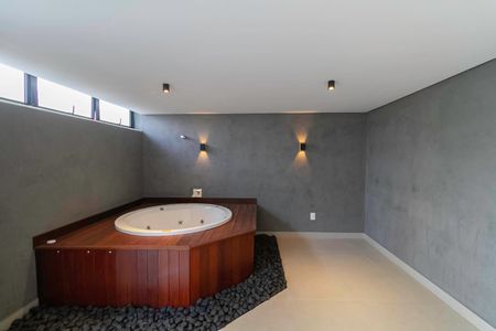 Casa à venda com 2104m², 4 quartos e 10 vagas Casa à venda com 2104m², 4 quartos e 10 vagasSpa