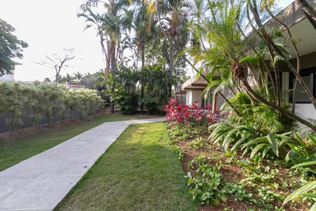 Casa à venda com 2104m², 4 quartos e 10 vagas Casa à venda com 2104m², 4 quartos e 10 vagasJardim