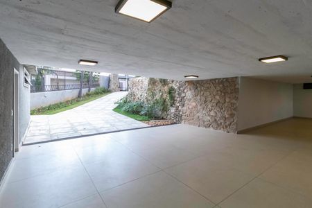 Casa à venda com 2104m², 4 quartos e 10 vagas Casa à venda com 2104m², 4 quartos e 10 vagasGaragem