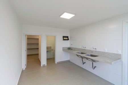 Casa à venda com 2104m², 4 quartos e 10 vagas Casa à venda com 2104m², 4 quartos e 10 vagasÁrea de Serviço