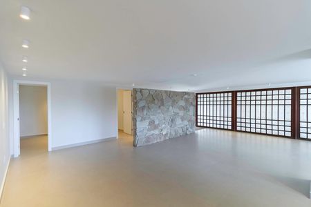 Casa à venda com 2104m², 4 quartos e 10 vagas Casa à venda com 2104m², 4 quartos e 10 vagasSala 2