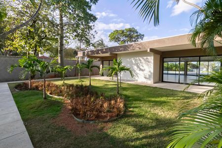 Casa à venda com 2104m², 4 quartos e 10 vagas Casa à venda com 2104m², 4 quartos e 10 vagasJardim