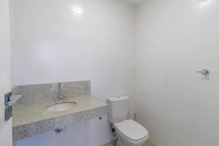 Casa à venda com 2104m², 4 quartos e 10 vagas Casa à venda com 2104m², 4 quartos e 10 vagasBanheiro de serviço