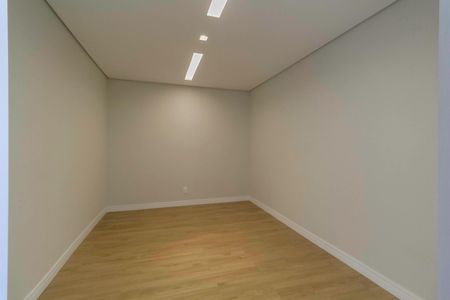 Casa à venda com 2104m², 4 quartos e 10 vagas Casa à venda com 2104m², 4 quartos e 10 vagasCloset da suíte 4