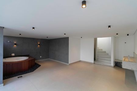 Casa à venda com 2104m², 4 quartos e 10 vagas Casa à venda com 2104m², 4 quartos e 10 vagasSpa