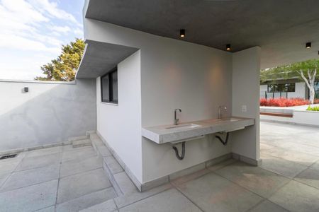 Casa à venda com 2104m², 4 quartos e 10 vagas Casa à venda com 2104m², 4 quartos e 10 vagasLavabo