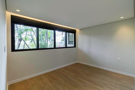 Casa à venda com 2104m², 4 quartos e 10 vagas Casa à venda com 2104m², 4 quartos e 10 vagasSuíte 1