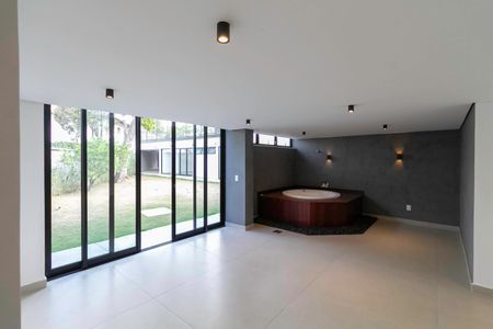 Casa à venda com 2104m², 4 quartos e 10 vagas Casa à venda com 2104m², 4 quartos e 10 vagasSpa