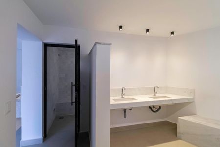 Casa à venda com 2104m², 4 quartos e 10 vagas Casa à venda com 2104m², 4 quartos e 10 vagasSauna