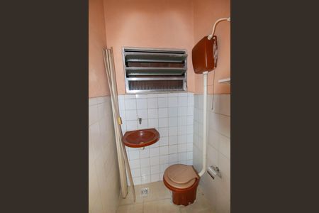 Banheiro de kitnet/studio para alugar com 1 quarto, 32m² em Fonseca, Niterói
