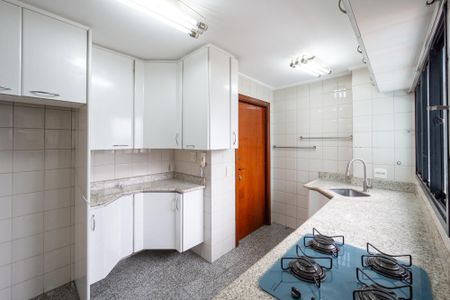 Apartamento para alugar com 117m², 3 quartos e 3 vagas Apartamento para alugar com 117m², 3 quartos e 3 vagasCozinha
