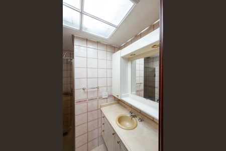 Apartamento para alugar com 117m², 3 quartos e 3 vagas Apartamento para alugar com 117m², 3 quartos e 3 vagasBanheiro Social