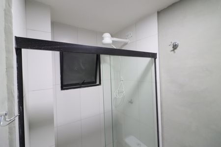 Banheiro de kitnet/studio para alugar com 1 quarto, 20m² em Presidente Altino, Osasco