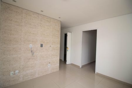 Sala de casa de condomínio para alugar com 2 quartos, 82m² em Vila Nova Bonsucesso, Guarulhos