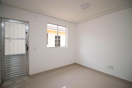 Sala de casa de condomínio para alugar com 2 quartos, 82m² em Vila Nova Bonsucesso, Guarulhos