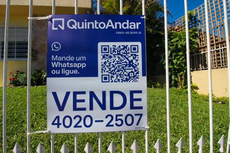 Casa à venda com 280m², 4 quartos e 2 vagas Casa à venda com 280m², 4 quartos e 2 vagasPlaquinha