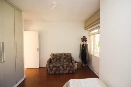 Casa à venda com 280m², 4 quartos e 2 vagas Casa à venda com 280m², 4 quartos e 2 vagasQuarto 1