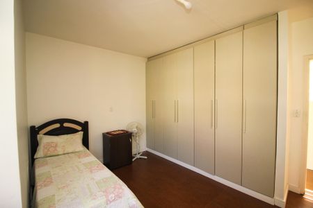 Casa à venda com 280m², 4 quartos e 2 vagas Casa à venda com 280m², 4 quartos e 2 vagasQuarto 1