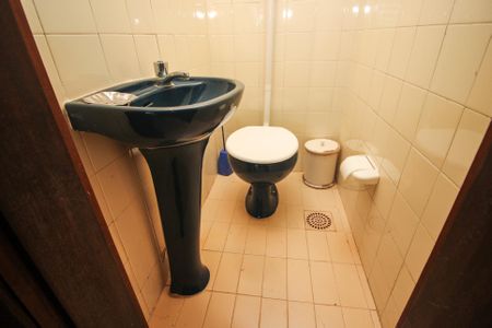 Casa à venda com 280m², 4 quartos e 2 vagas Casa à venda com 280m², 4 quartos e 2 vagasBanheiro de serviço