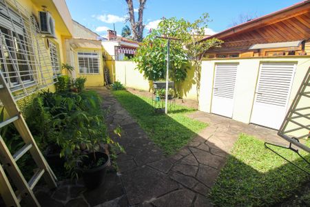 Casa à venda com 280m², 4 quartos e 2 vagas Casa à venda com 280m², 4 quartos e 2 vagasÁrea Externa