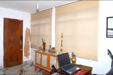 Hall de entrada de casa para alugar com 3 quartos, 210m² em Ribeiro de Abreu, Belo Horizonte