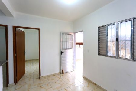 Sala de casa para alugar com 2 quartos, 68m² em Parque Ipe, São Paulo