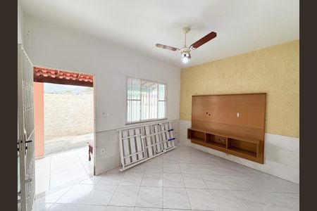 Sala de casa para alugar com 2 quartos, 49m² em Guaratiba, Rio de Janeiro