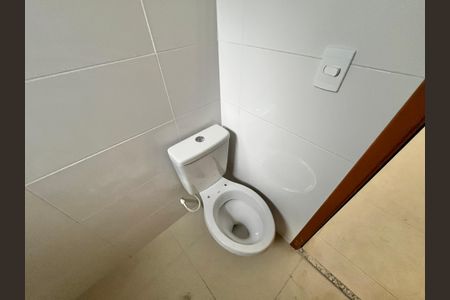 Apartamento à venda com 38m², 2 quartos e 1 vaga Apartamento à venda com 38m², 2 quartos e 1 vagaBanheiro