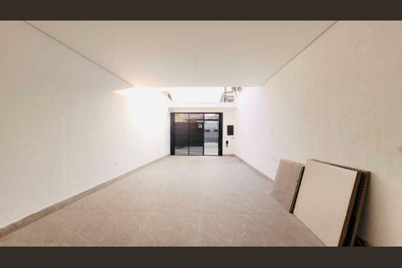 Casa à venda com 110m², 3 quartos e 2 vagas