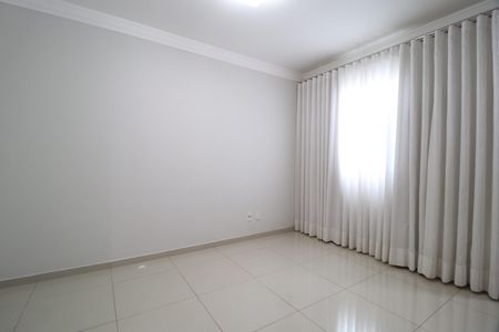 Sala de apartamento para alugar com 3 quartos, 101m² em Santa Mônica, Uberlândia