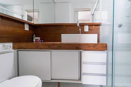 Apartamento à venda com 101m², 3 quartos e 2 vagasBanheiro da suíte