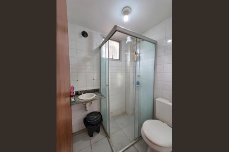 Banheiro de apartamento à venda com 2 quartos, 55m² em Padre Eustáquio, Belo Horizonte