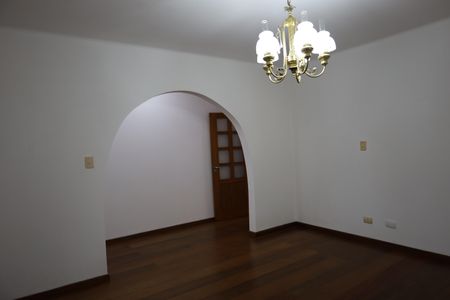 Casa à venda com 590m², 5 quartos e 4 vagasSala 2