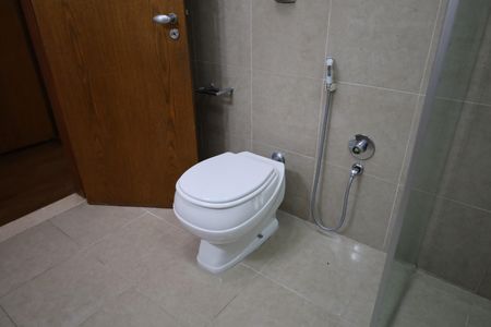 Casa à venda com 590m², 5 quartos e 4 vagasBanheiro da Suíte 