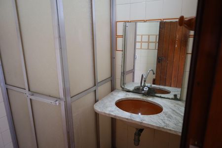 Casa à venda com 590m², 5 quartos e 4 vagasBanheiro 3