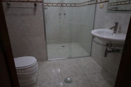 Casa à venda com 590m², 5 quartos e 4 vagasBanheiro