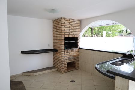 Casa à venda com 590m², 5 quartos e 4 vagasÁrea Externa