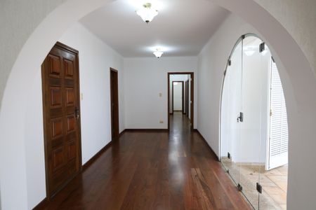 Casa à venda com 590m², 5 quartos e 4 vagasSala