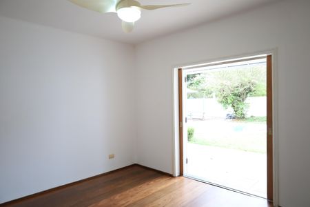 Casa à venda com 590m², 5 quartos e 4 vagasQuarto 2