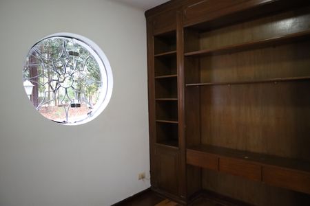 Casa à venda com 590m², 5 quartos e 4 vagasQuarto 1