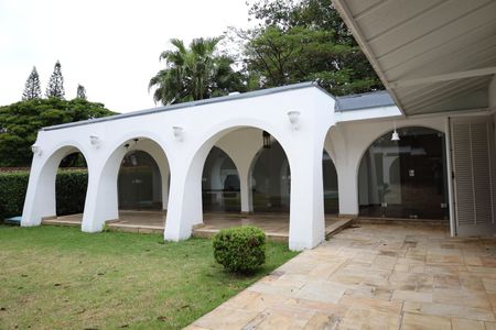 Casa à venda com 590m², 5 quartos e 4 vagasÁrea Externa