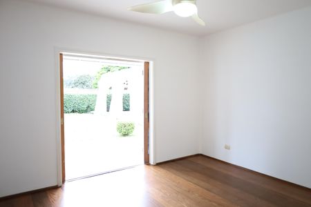 Casa à venda com 590m², 5 quartos e 4 vagasQuarto 2