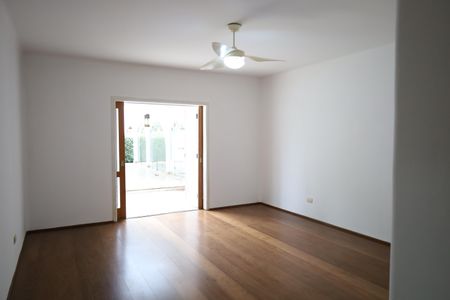 Casa à venda com 590m², 5 quartos e 4 vagasSuíte 1