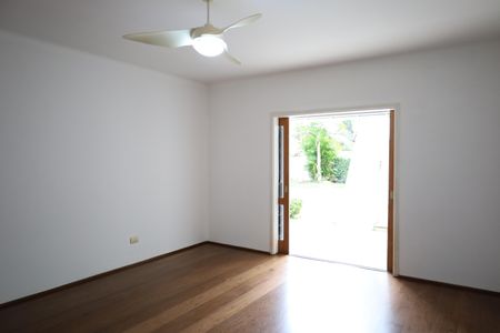 Casa à venda com 590m², 5 quartos e 4 vagasSuíte 