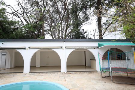 Casa à venda com 590m², 5 quartos e 4 vagasÁrea Externa