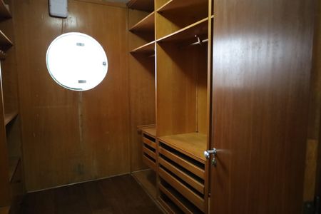 Casa à venda com 590m², 5 quartos e 4 vagasQuarto 6