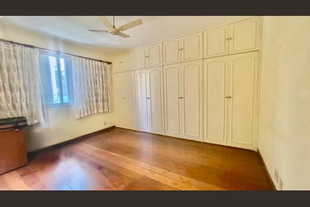 Apartamento à venda com 160m², 4 quartos e 2 vagas Apartamento à venda com 160m², 4 quartos e 2 vagasQuarto